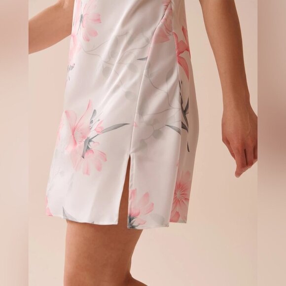 La Vie en Rose Floral Print Satin Night Slip NWT - Picture 3 of 7